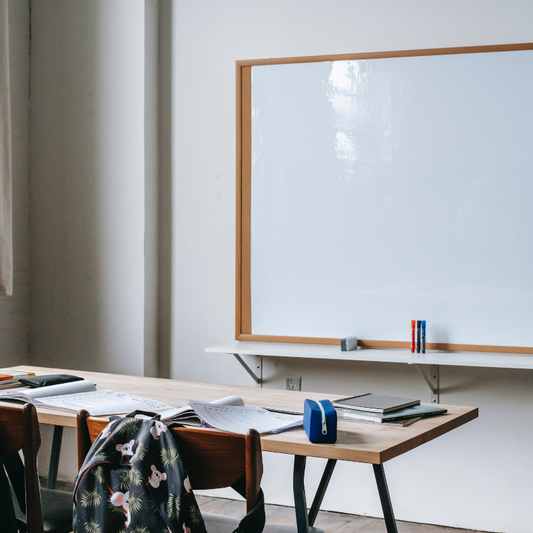Blue pour nettoyer et désinfecter les établissements scolaires 