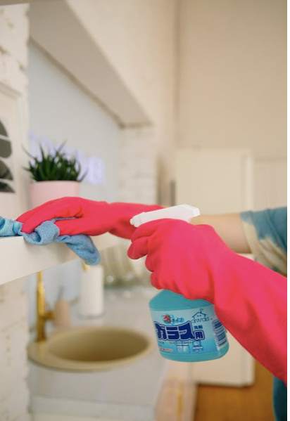 Comment notre solution de nettoyage 3 en 1 peut remplacer tous vos produits de nettoyage et de désinfection professionnels