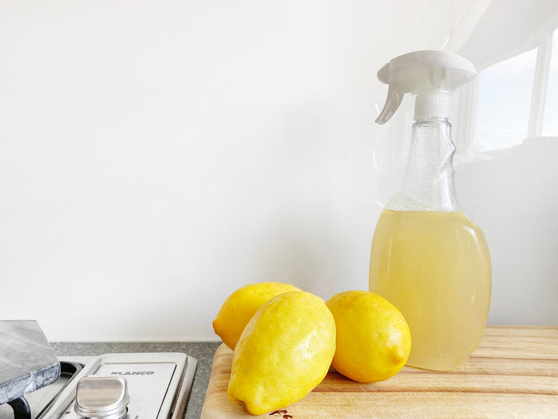 Les avantages et inconvénients du vinaigre blanc comme produit ménager